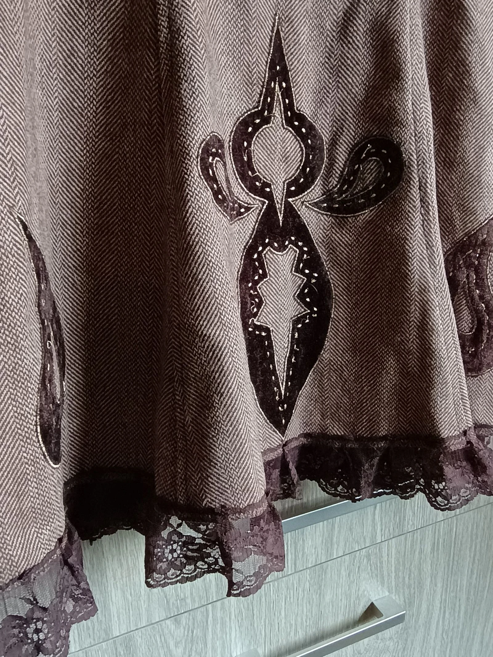 Artista. Falda Boho de tweed con encaje y apliques. Talla S/talla pequeña M – photo 4